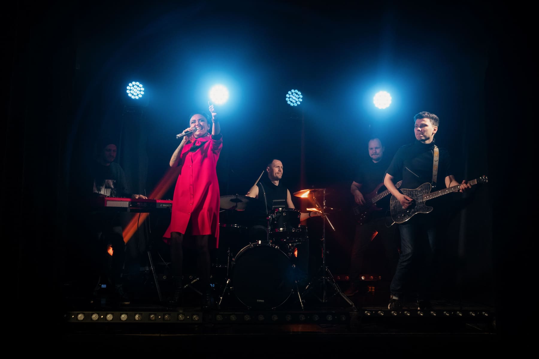 Groupe de musique pour soirée sur scène