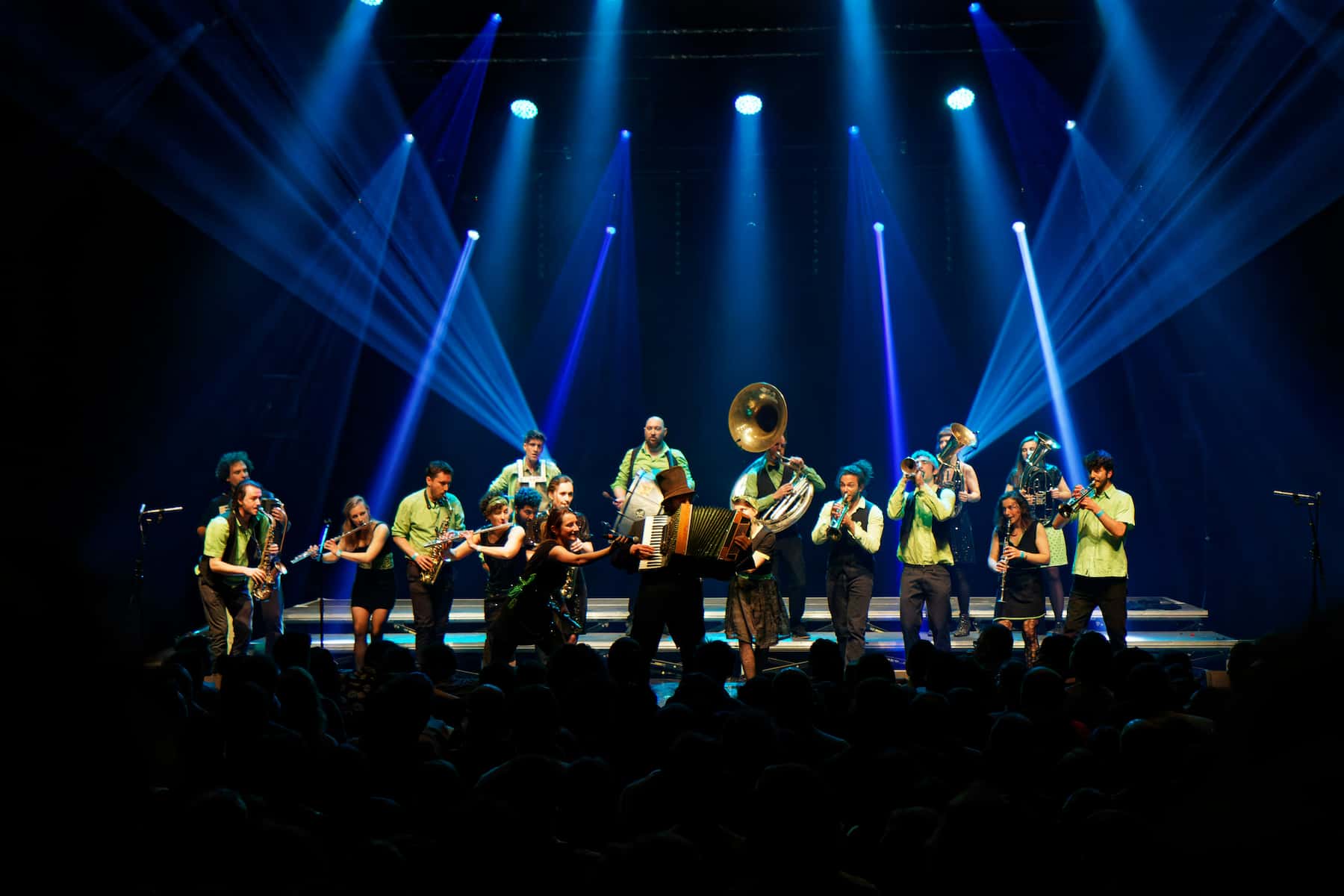 Fanfare et spots