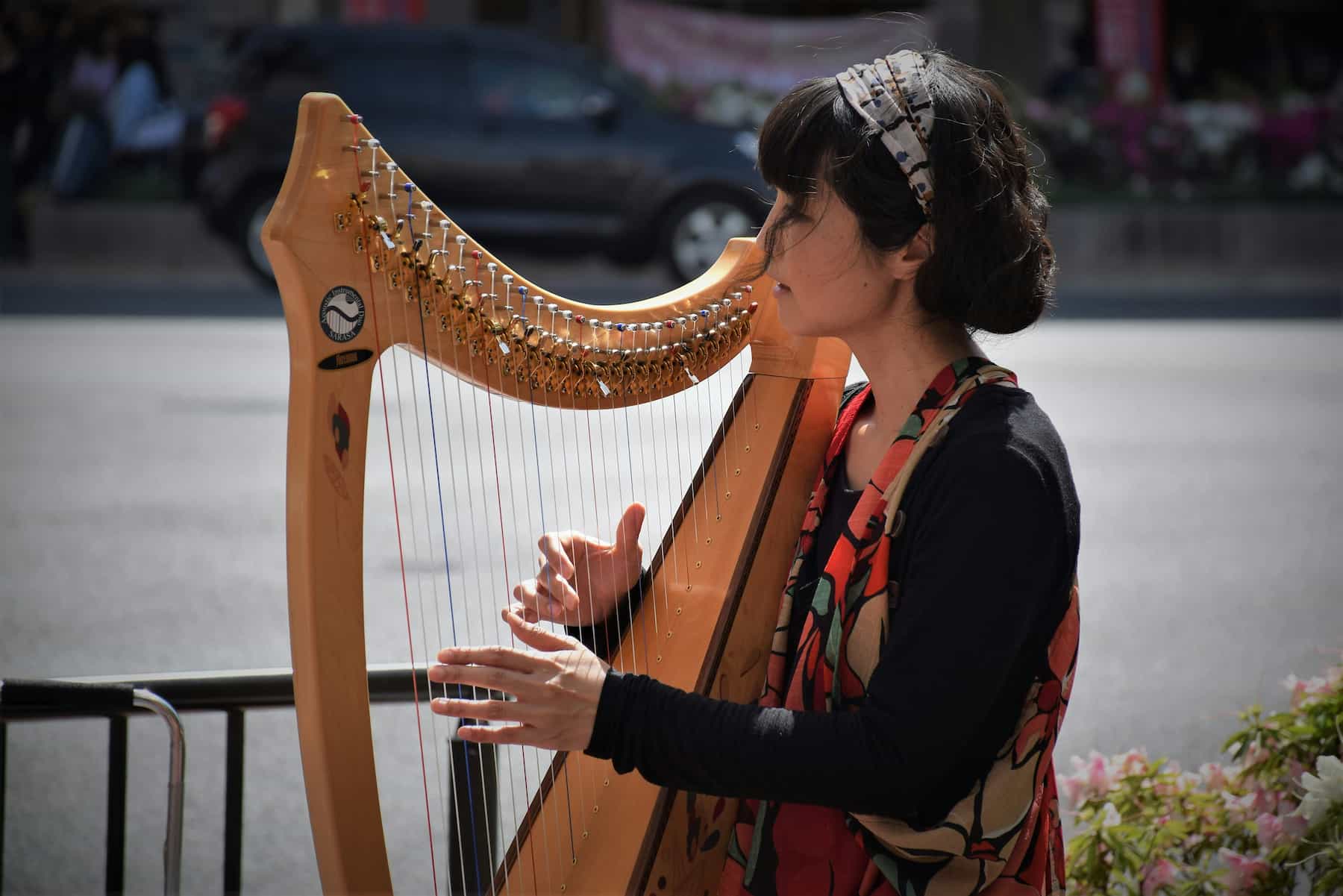 Femme jouant de la harpe