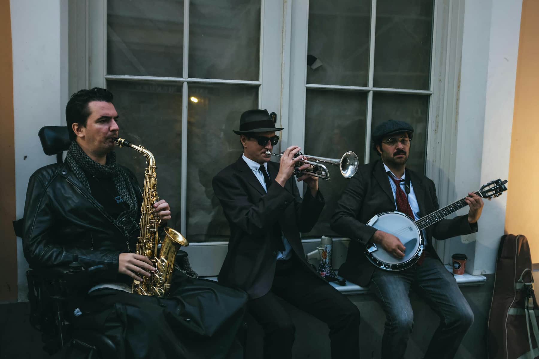 Groupe jazz manouche en extérieur