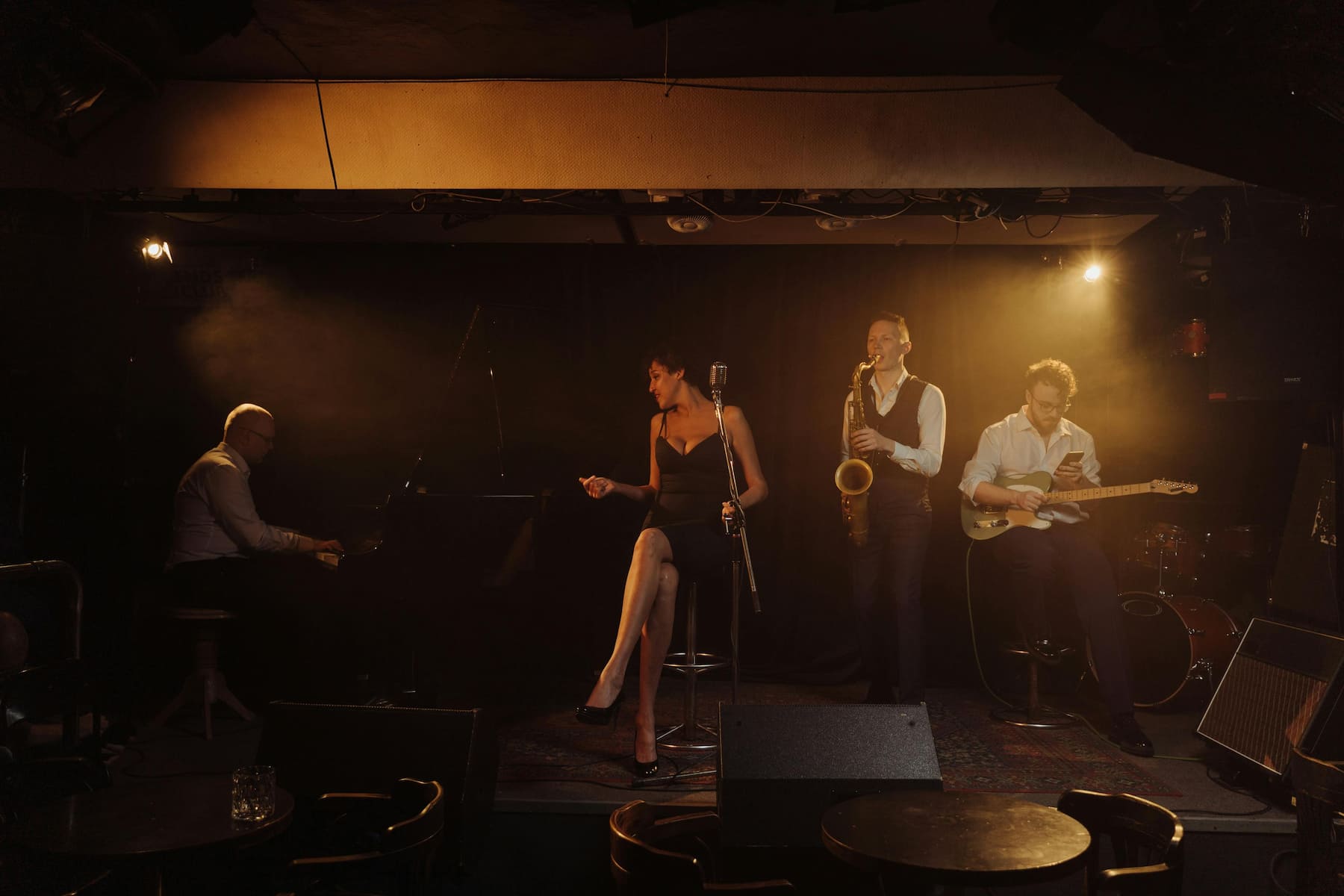 Groupe jazz manouche sur scène